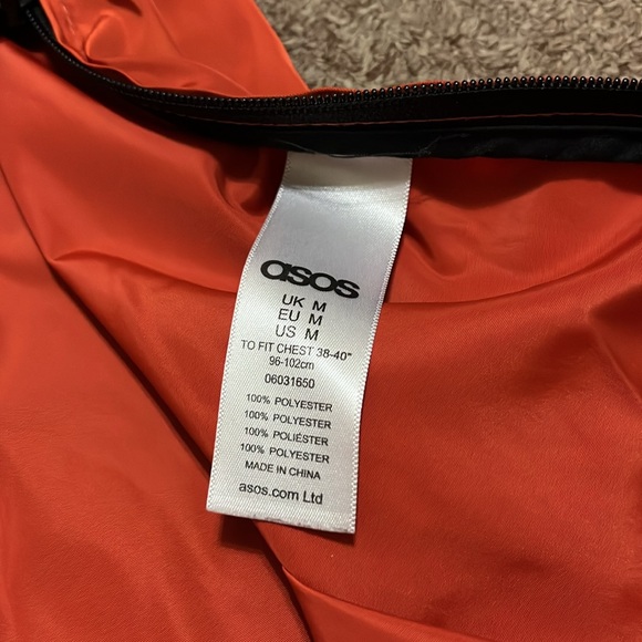 ASOS hooded windbreaker. 💕 - Picture 9 of 16